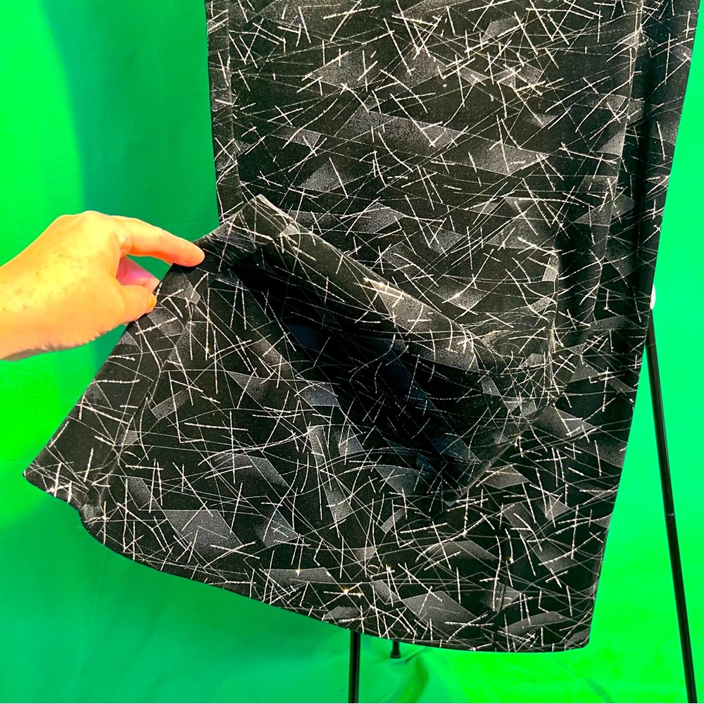 M Black Skirt with Sparkly Ornament Elegant Back Zipper with Button, A-style